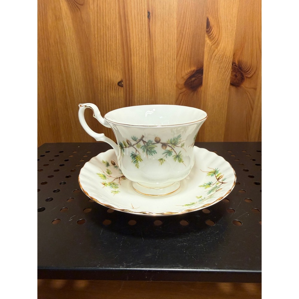 Royal Albert Woodland Series Goldfinches Bone China Teacup & Saucer England